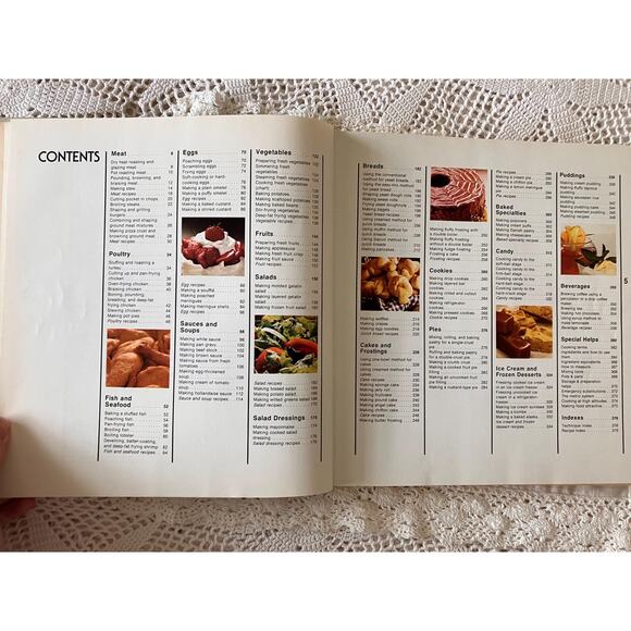 1978 Better Homes and Gardens Complete Step-by-Step Cookbook - Picture 3 of 6